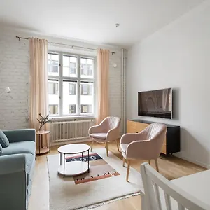  Apartment Wehost Fabulous 2br In Prestigious Punavuori @iso Roobertinkatu 26