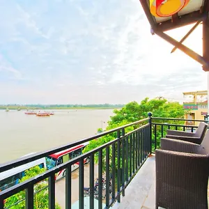 hoa-vang-riverside-villa.hotelsofhoian.com/